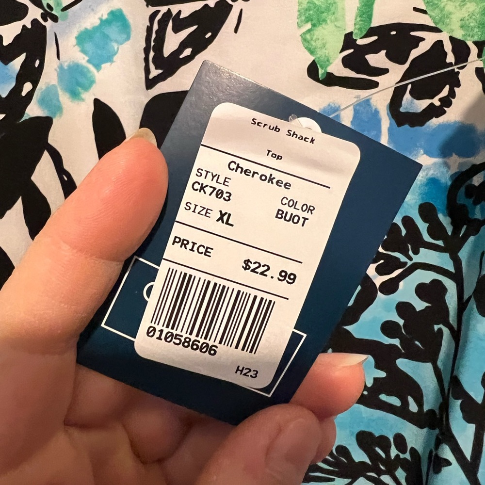 Cherokee Floral Scrub Top Size XL - Picture 4 of 4